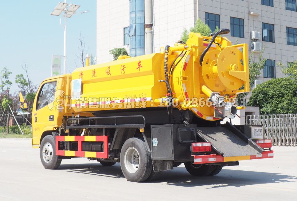 東風(fēng)多利卡D6清洗吸污車1.5+3.5方