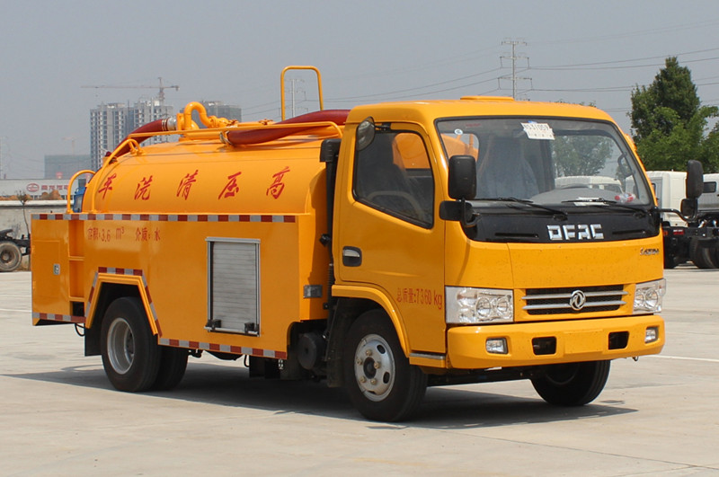 東風(fēng)多利卡D6清洗吸糞車1.2+3.8方