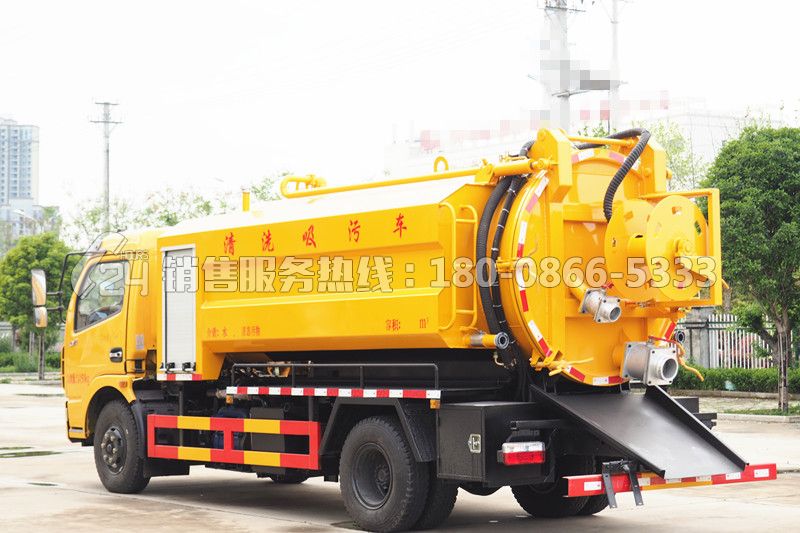 東風多利卡D7清洗吸污車3+9方