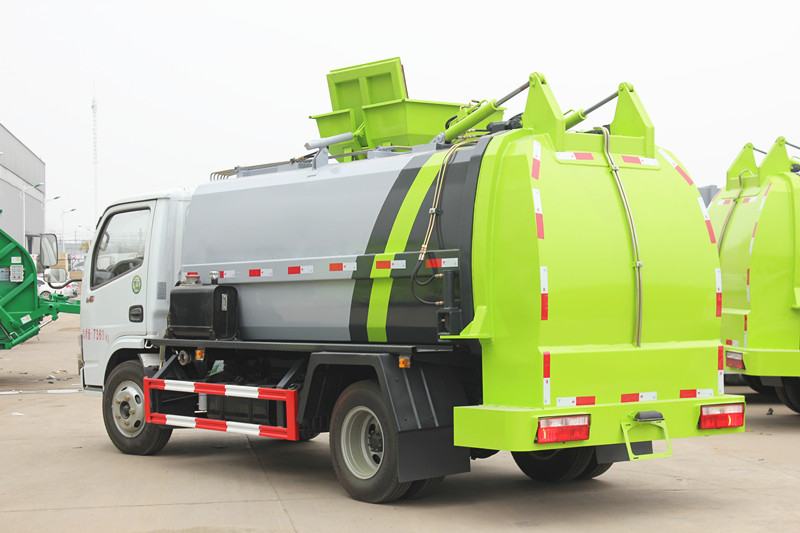 東風(fēng)D6小多利卡4方餐廚垃圾車(chē)