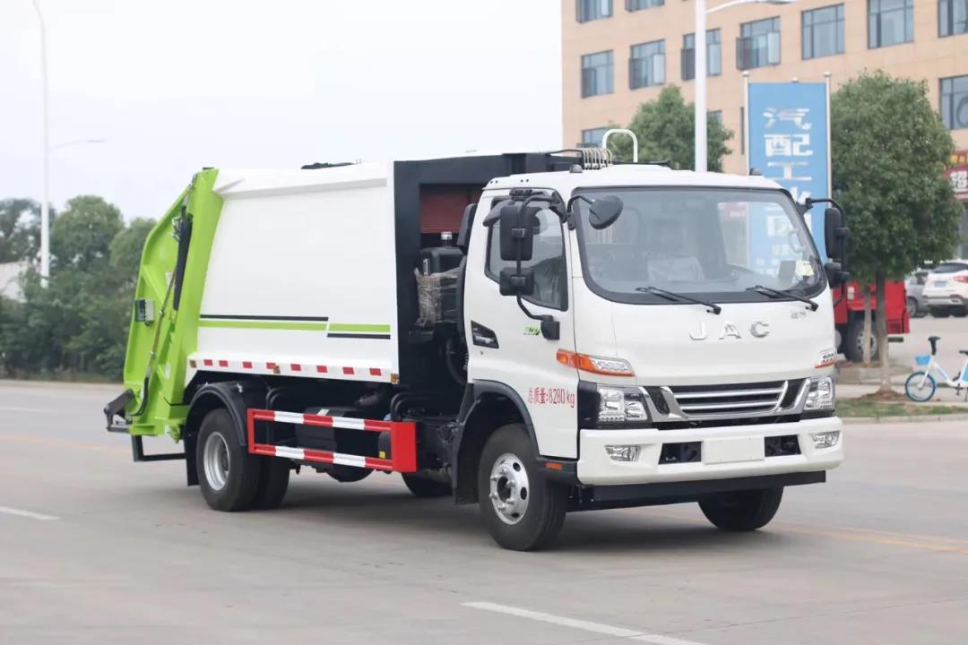 國(guó)六-江淮駿鈴V7后裝壓縮式垃圾車8方