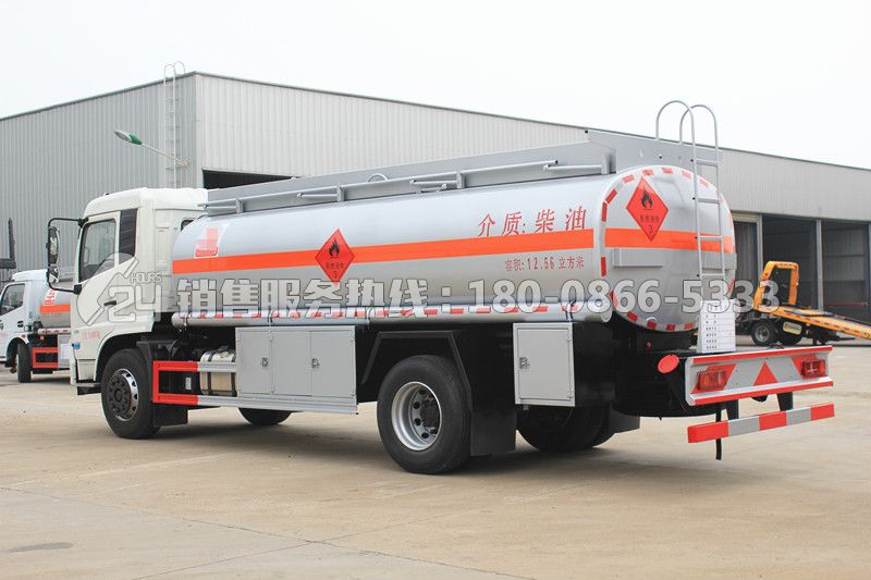 東風(fēng)天錦運(yùn)油車