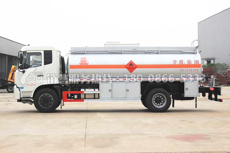 東風(fēng)天錦運(yùn)油車