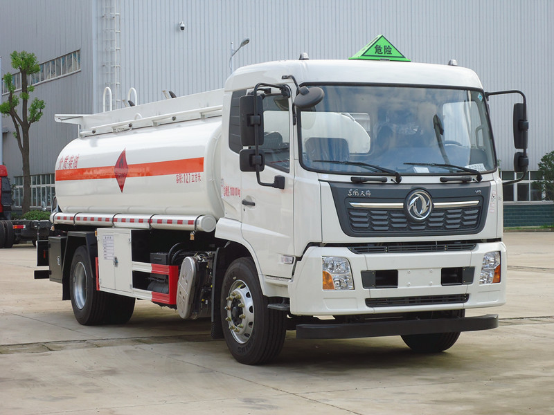 國(guó)六-東風(fēng)天錦VR運(yùn)油車(chē)