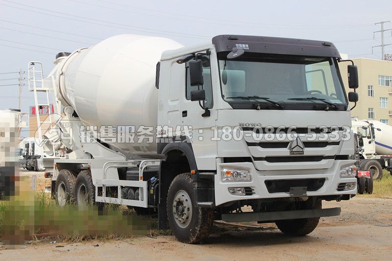 重汽HOWO后雙橋攪拌車12方