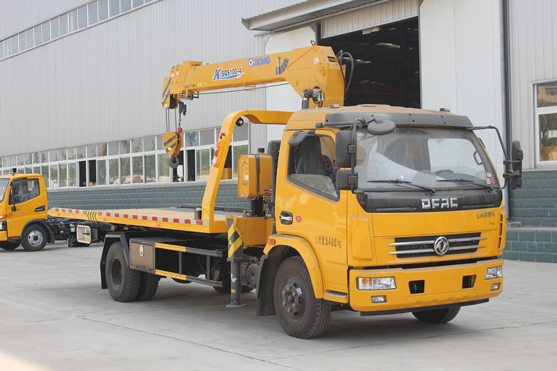 東風(fēng)多利卡D7一拖二清障車-帶徐工3.2噸吊機(jī)