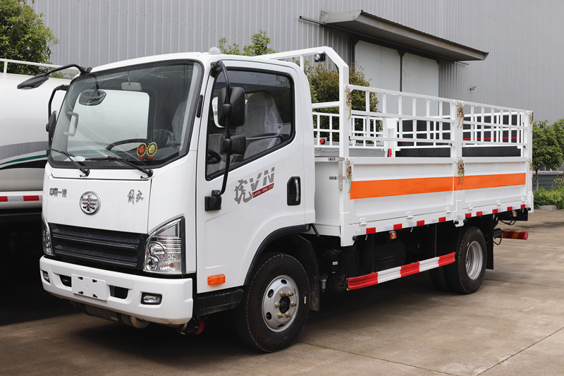 解放虎V氣瓶運(yùn)輸車4.2米