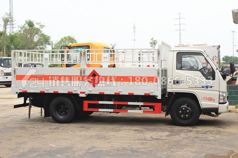 江鈴順達(dá)4米2氣瓶運輸車