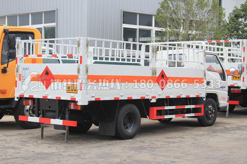 江鈴順達(dá)4米2氣瓶運輸車