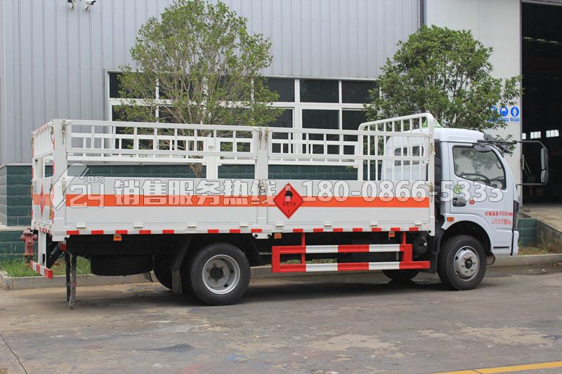 國六-東風(fēng)多利卡5米2氣瓶運(yùn)輸車