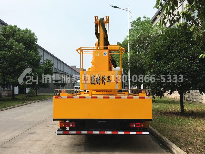 東風天錦24米高空作業(yè)車