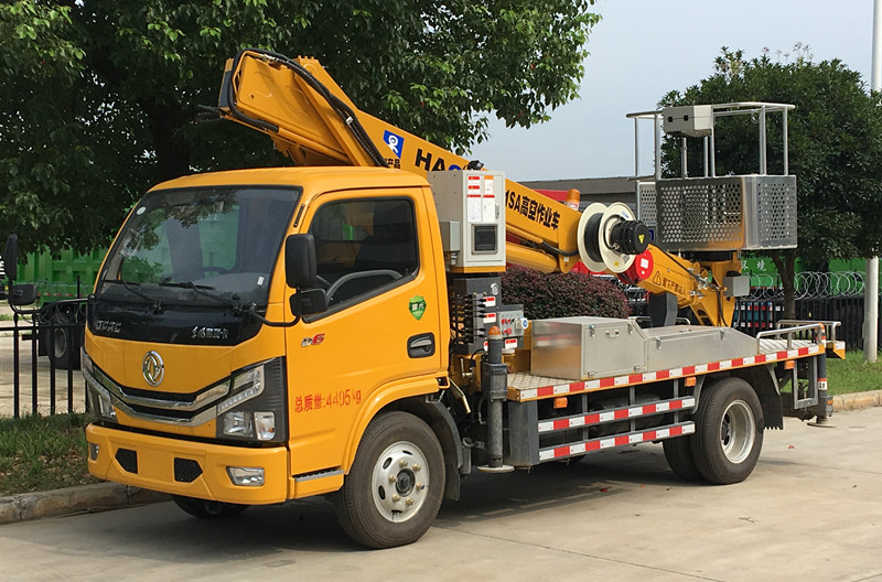 東風(fēng)多利卡伸縮式21米高空作業(yè)車