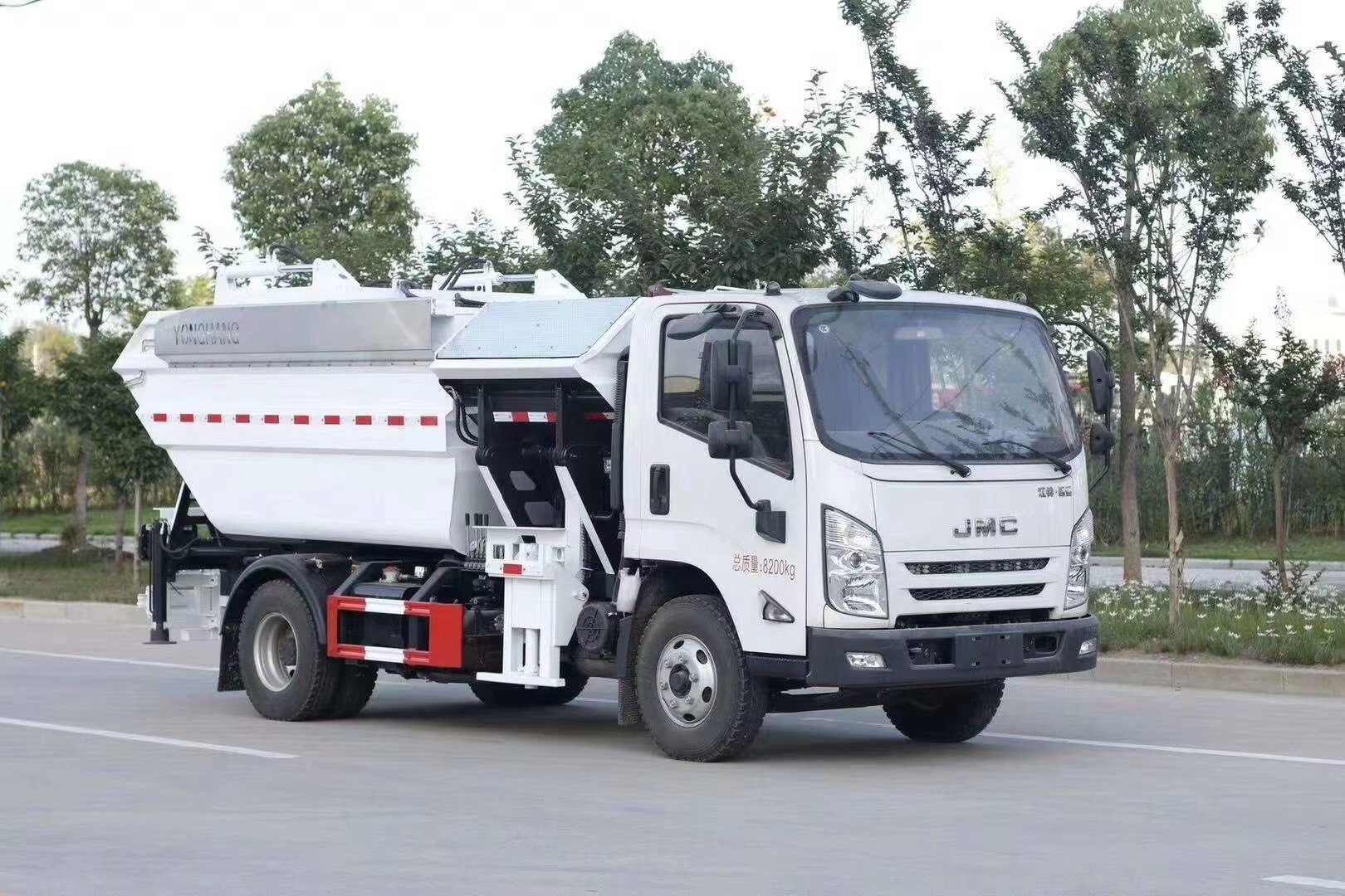 國(guó)六-江鈴凱銳后高位分類(lèi)垃圾車(chē)