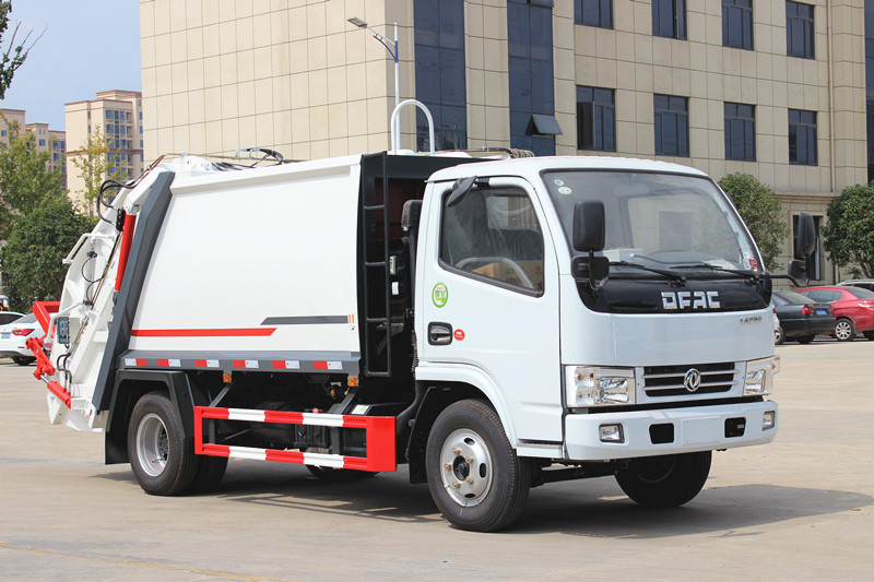 東風(fēng)多利卡5方后裝壓縮垃圾車