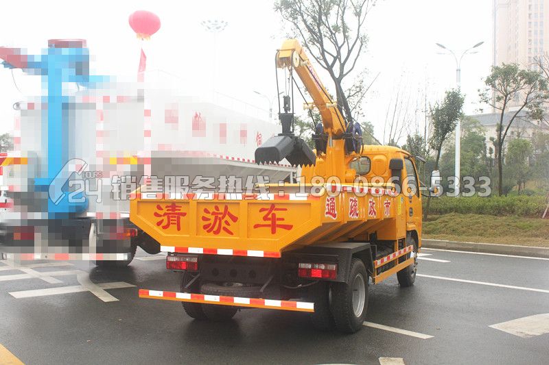 東風(fēng)多利卡D6清淤車(chē)