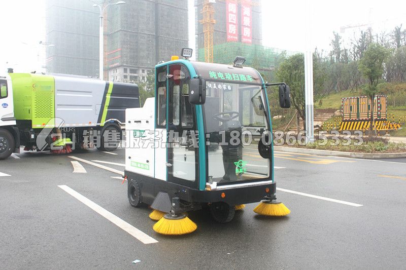 電動(dòng)掃路車