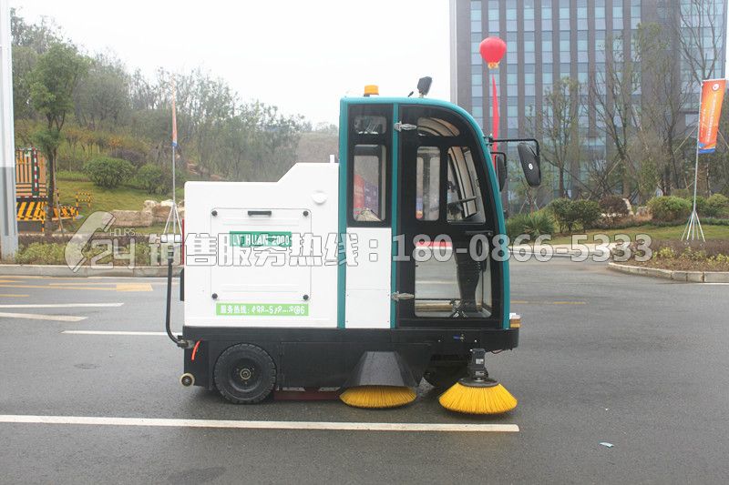 電動(dòng)掃路車