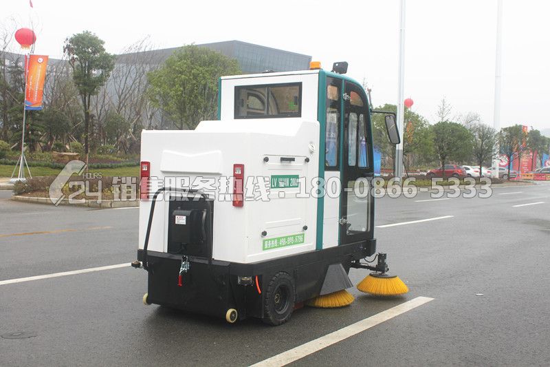 電動(dòng)掃路車