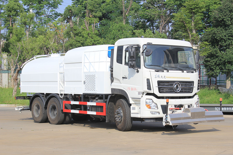 東風(fēng)天龍后雙橋路面高壓清洗車