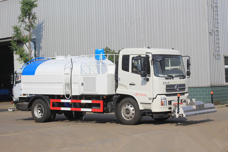 東風(fēng)天錦路面高壓清洗車