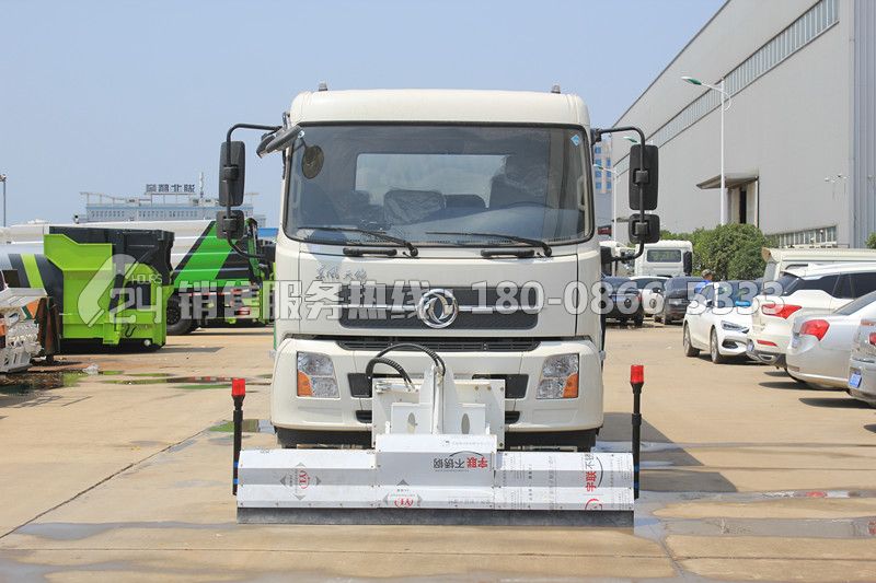 東風(fēng)天錦路面清洗車