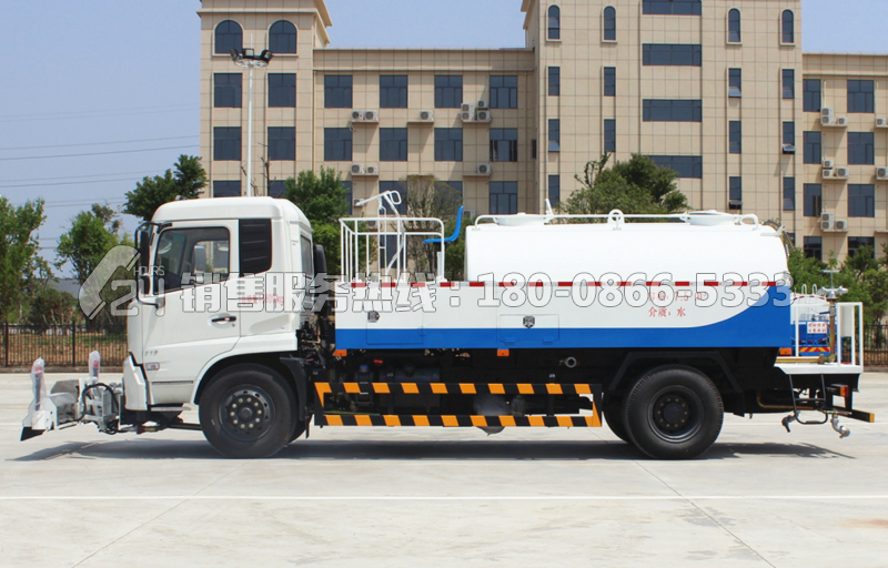 東風(fēng)天錦清洗車