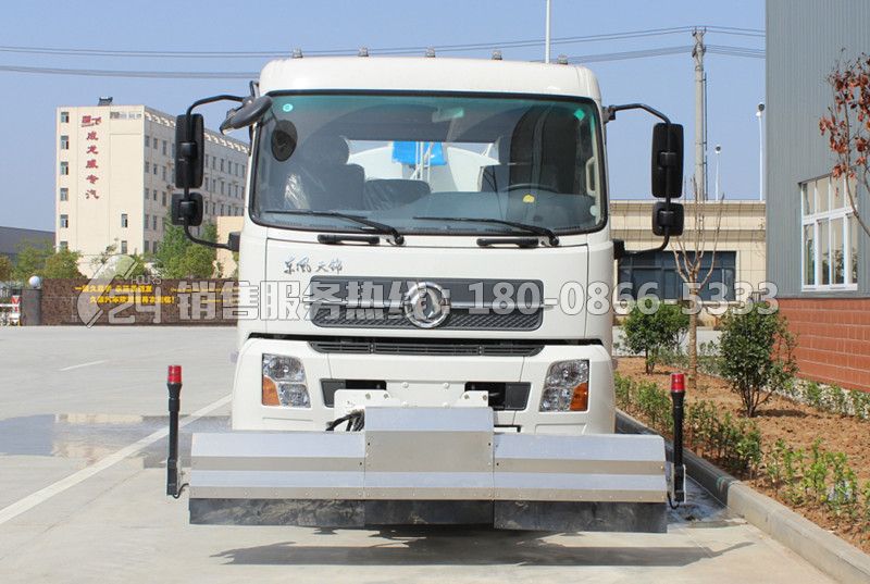 東風(fēng)天錦清洗車