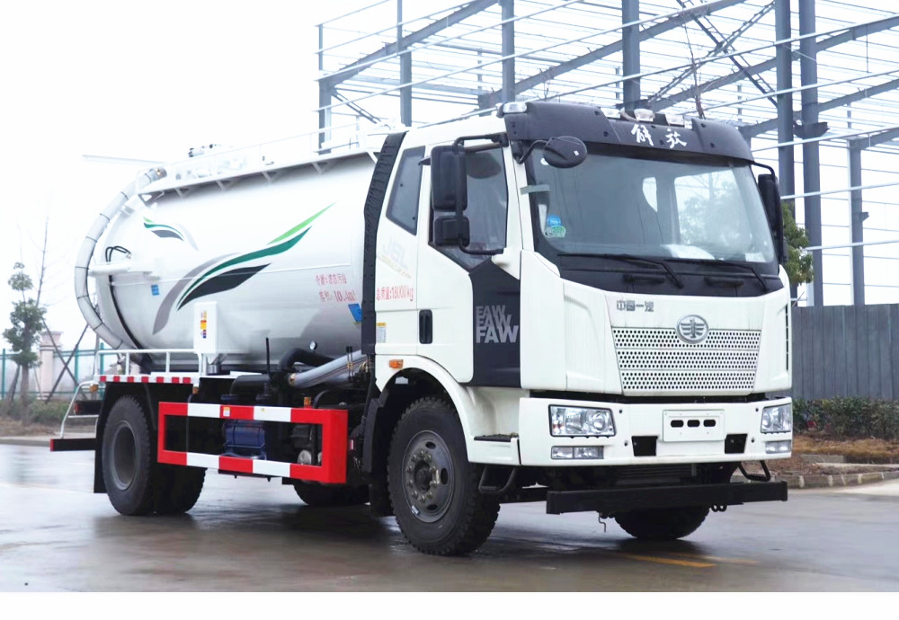 解放J6L吸污車12立方