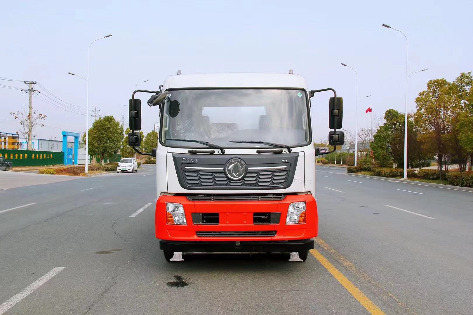 東風(fēng)天錦15方灑水車