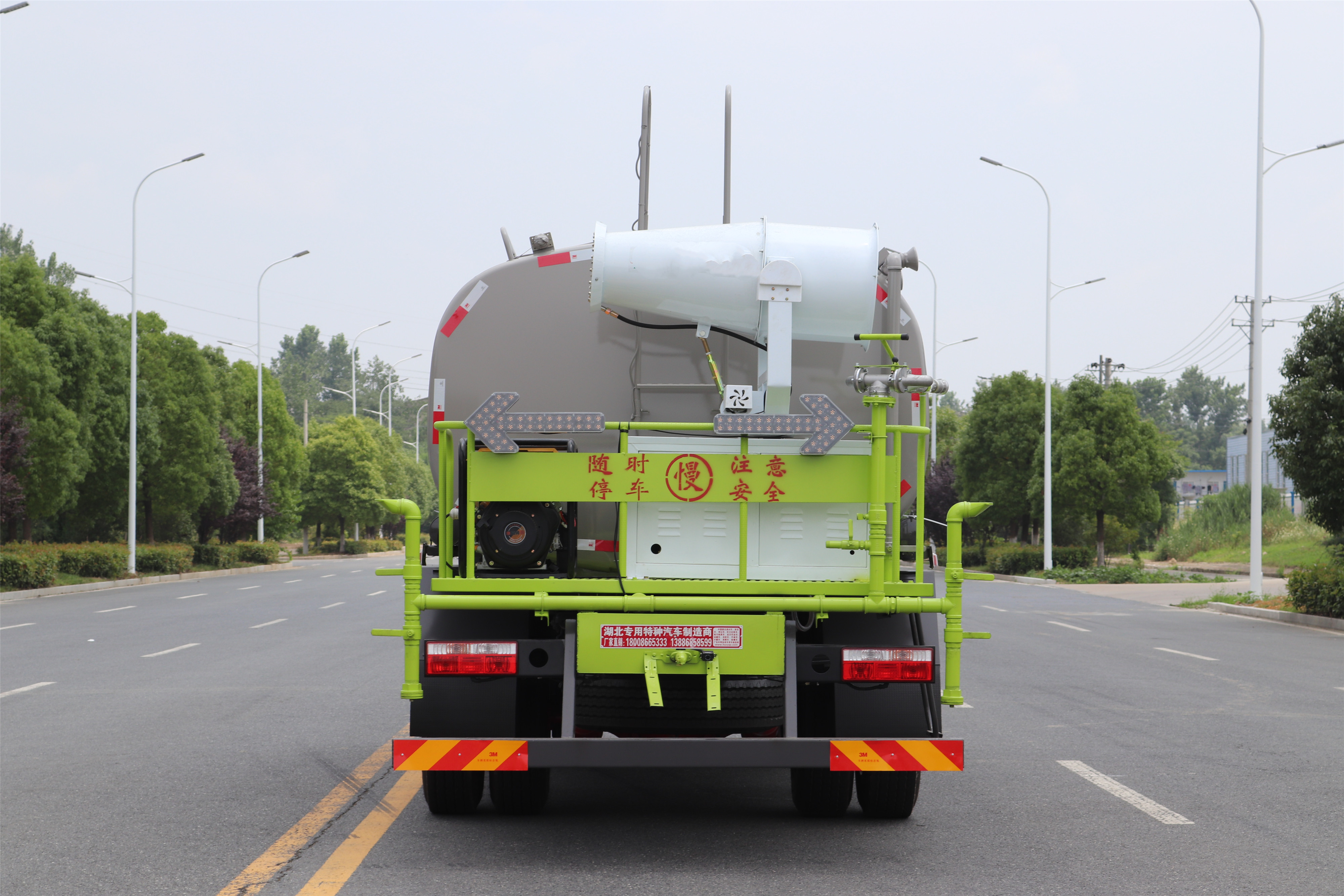 東風(fēng)多利卡D9綠化噴灑車 東風(fēng)多利卡D9綠化噴灑車