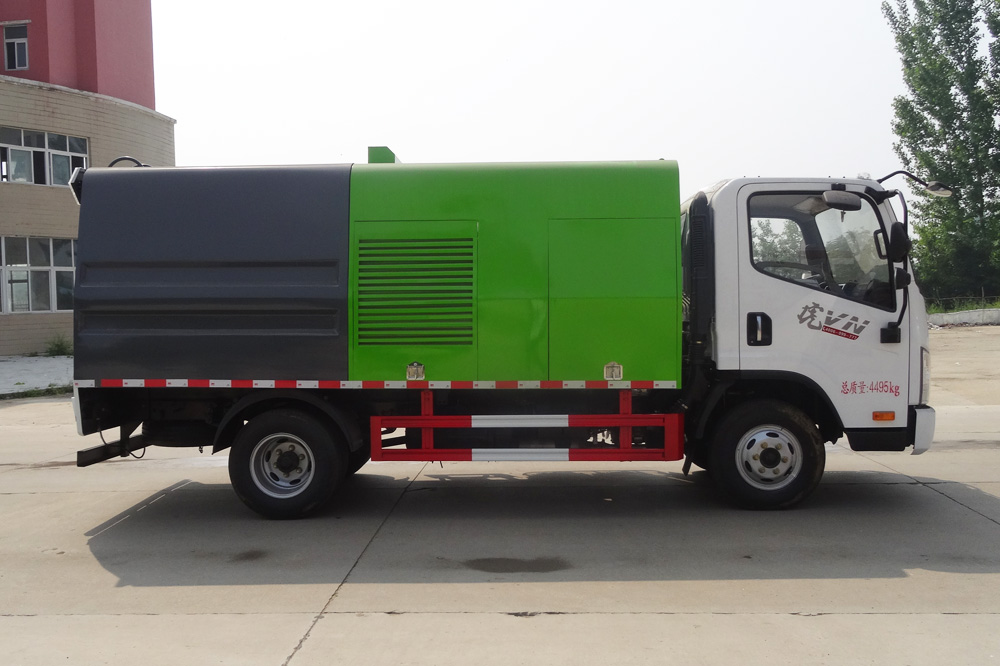 解放虎V護(hù)欄清洗車