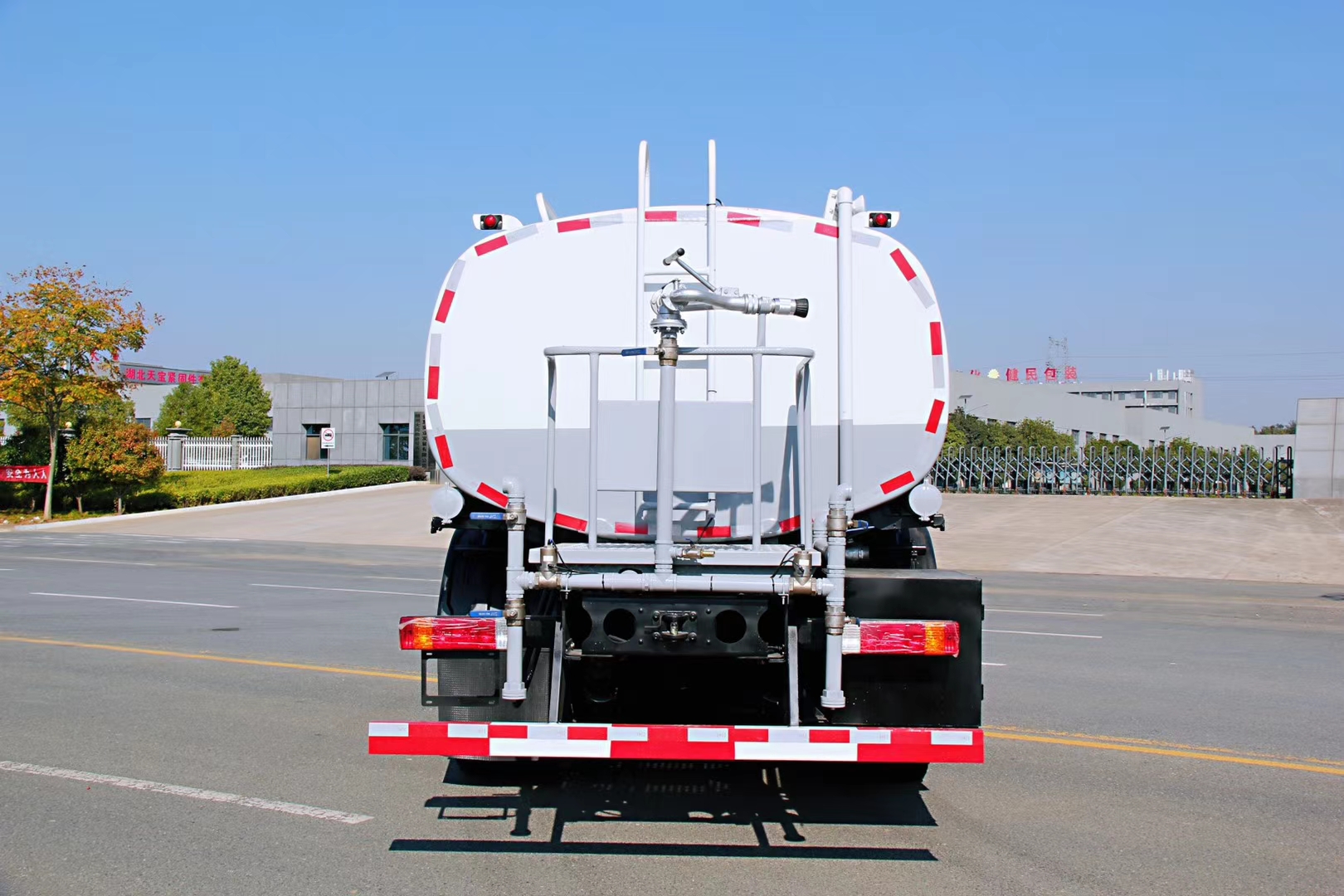 解放J6后雙橋?yàn)⑺?0立方