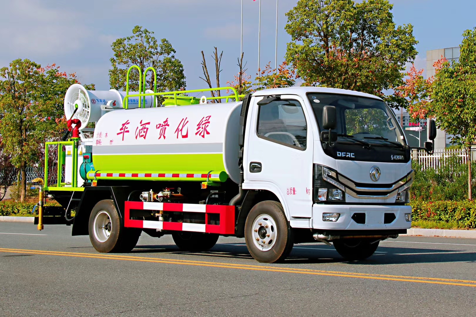 東風(fēng)多利卡D6綠化噴灑車4立方