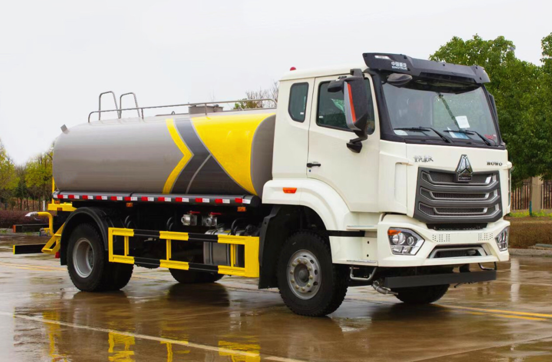 重汽豪沃NX灑水車15方