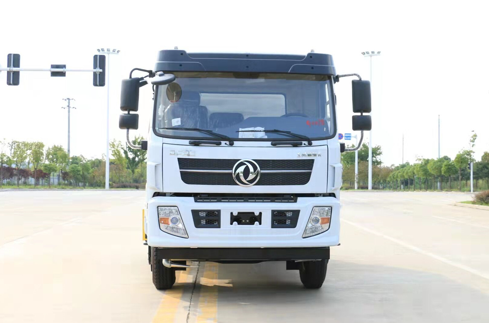 東風(fēng)福瑞卡F9灑水車12立方