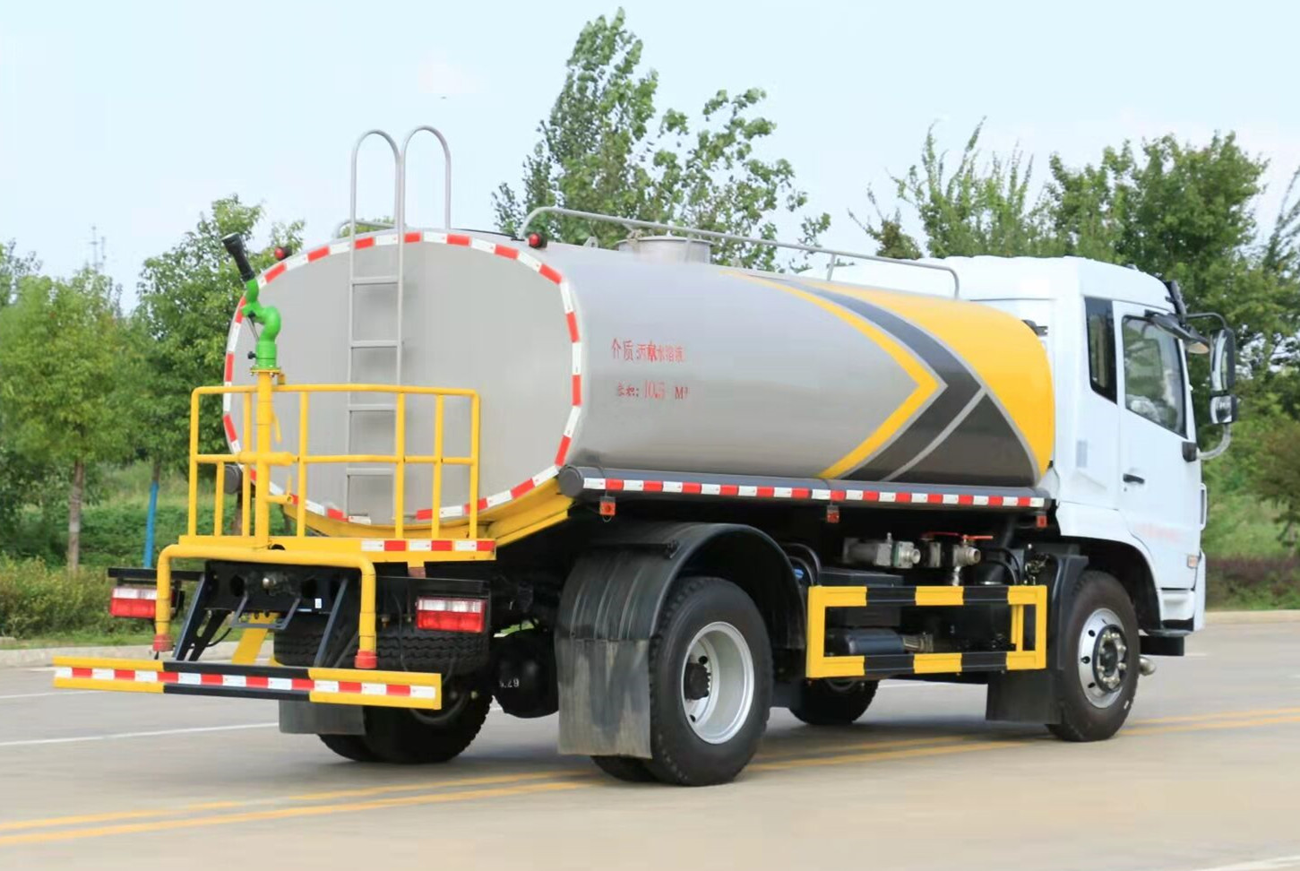 東風(fēng)福瑞卡F9灑水車12立方