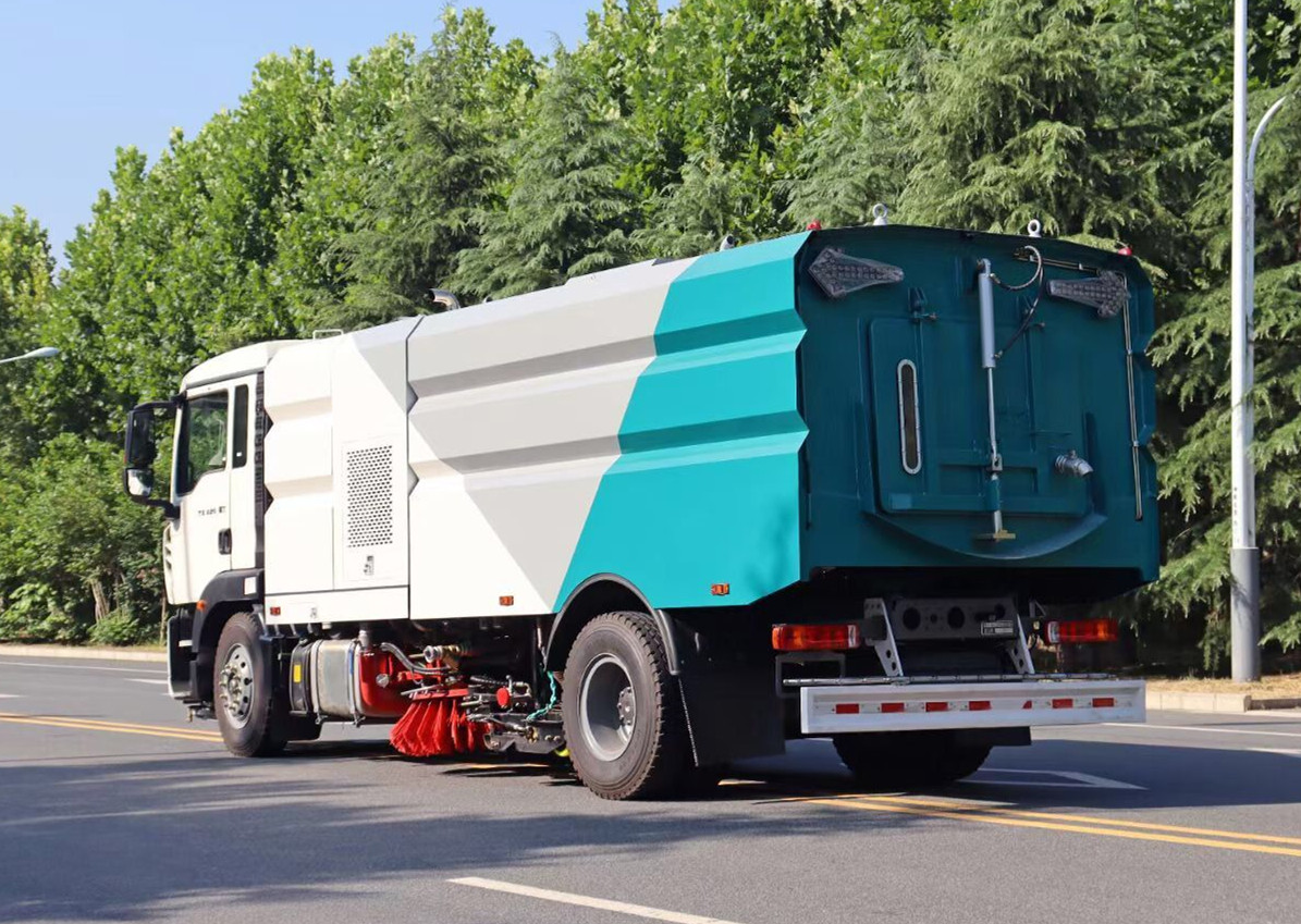 重汽豪沃HOWO洗掃車9+7方