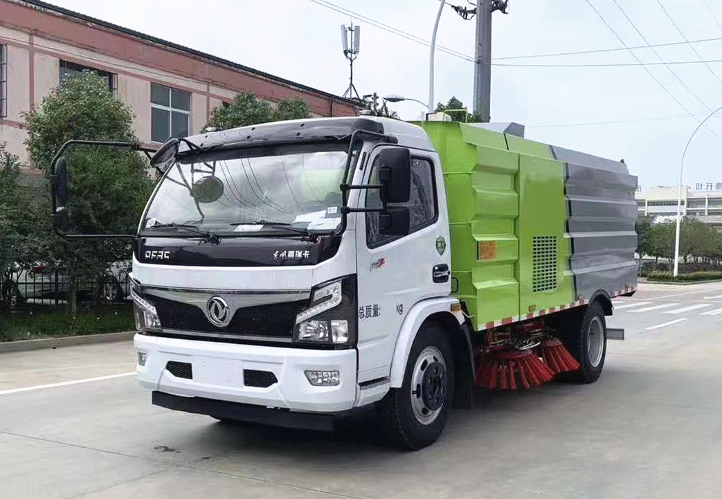 東風(fēng)多利卡掃路車3+5方