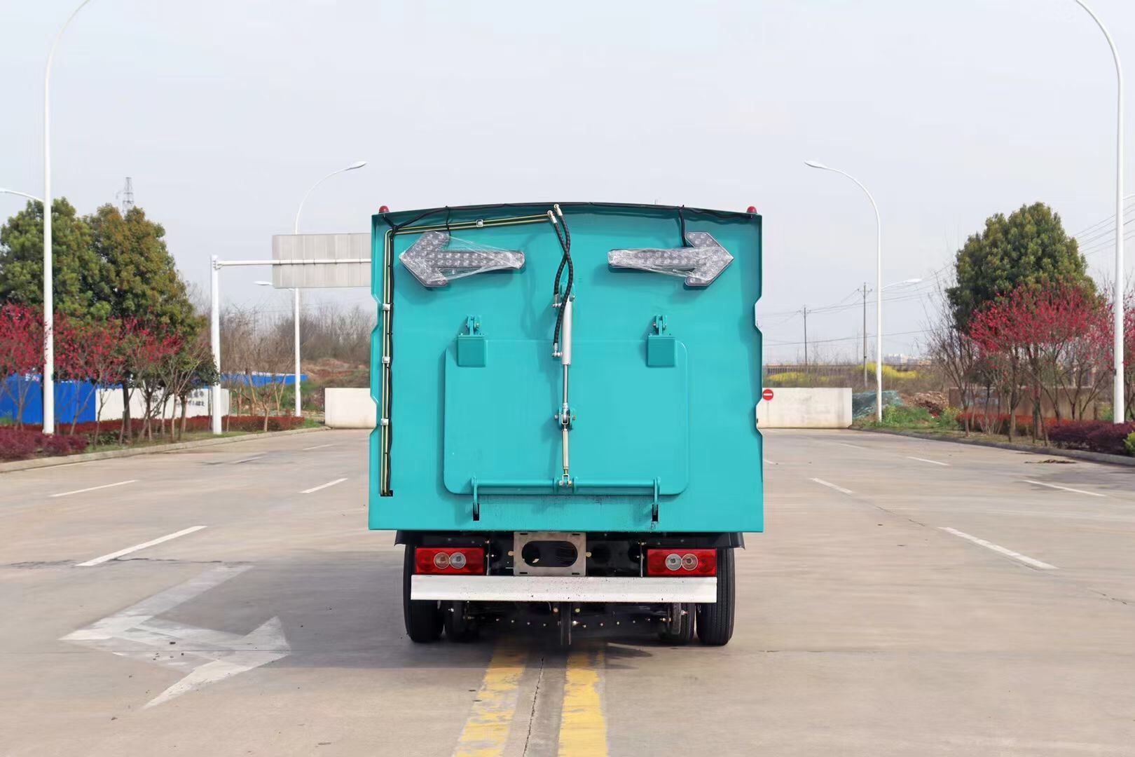 福田時(shí)代小卡之星3掃路車1+3方