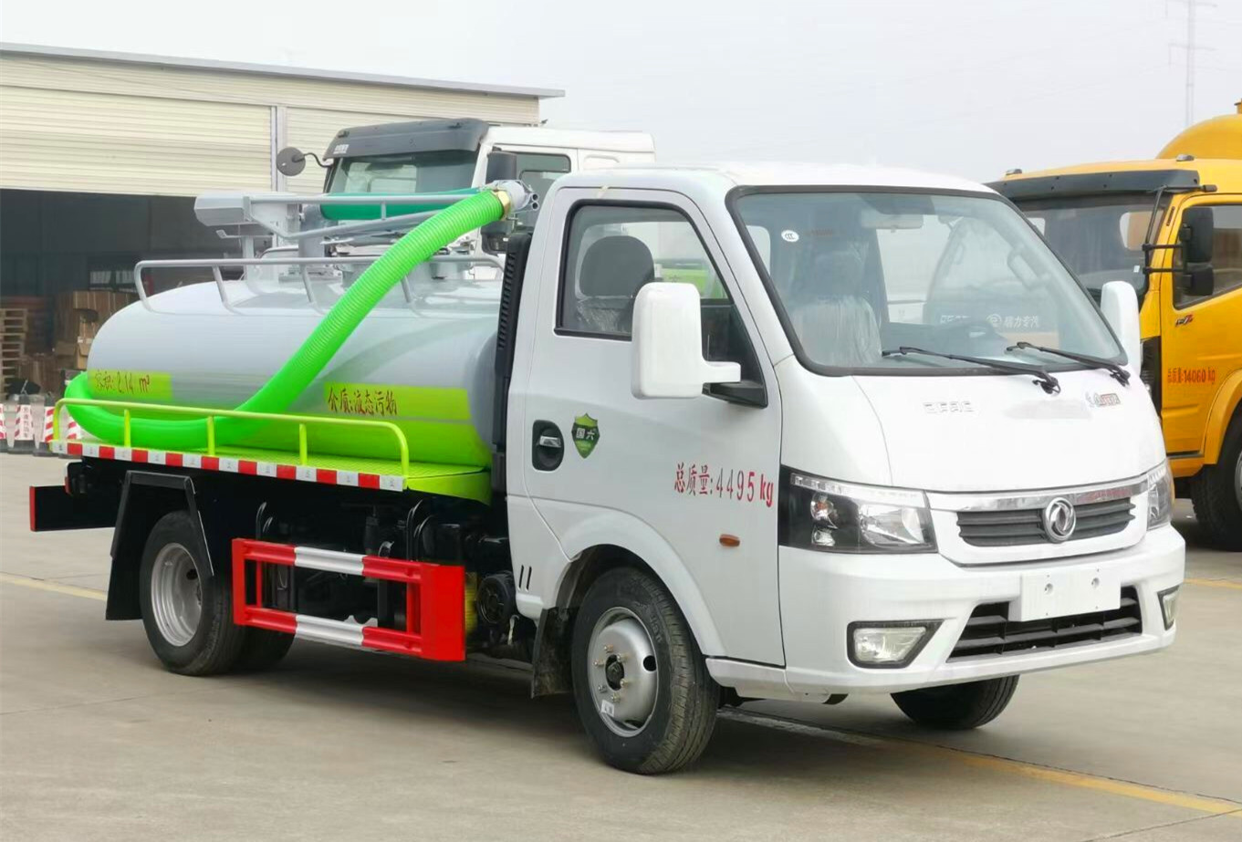 東風途逸吸糞車2.5方