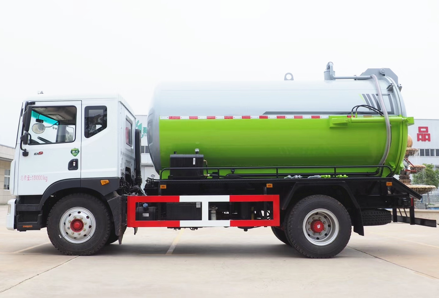 東風多利卡D9吸污車11.5方