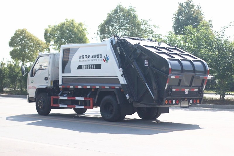 江鈴順達壓縮式垃圾車6方