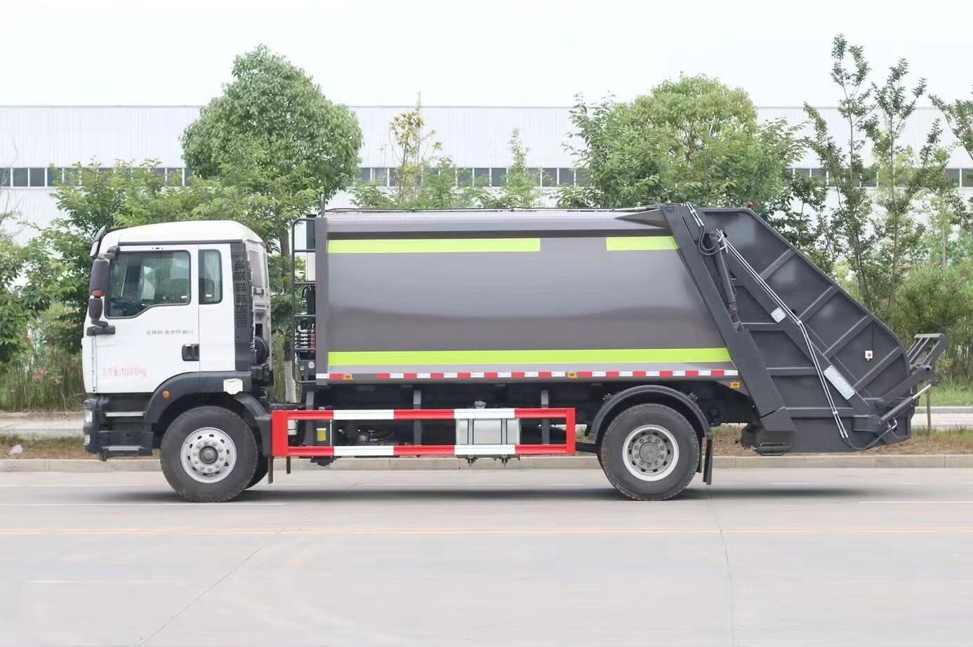 重汽汕德卡14方壓縮式垃圾車