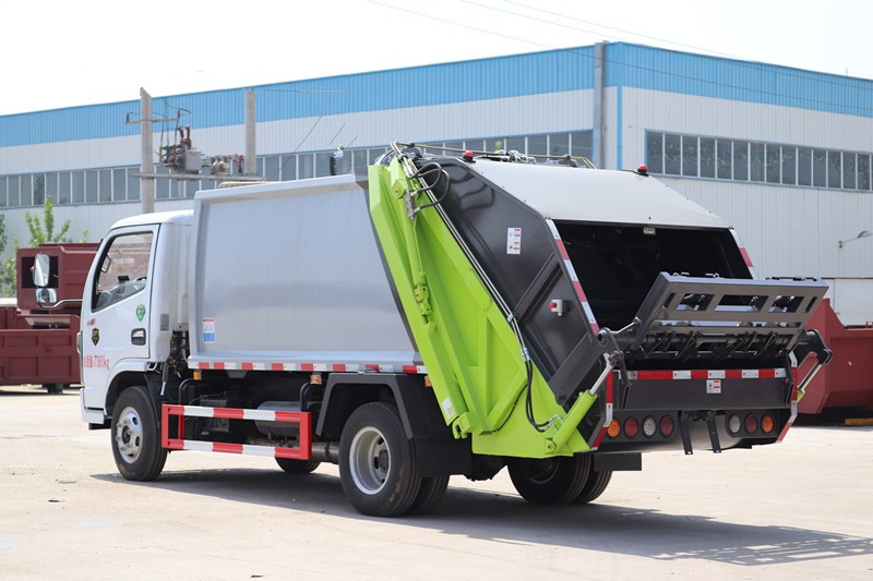 東風(fēng)多利卡D6壓縮式垃圾車6方