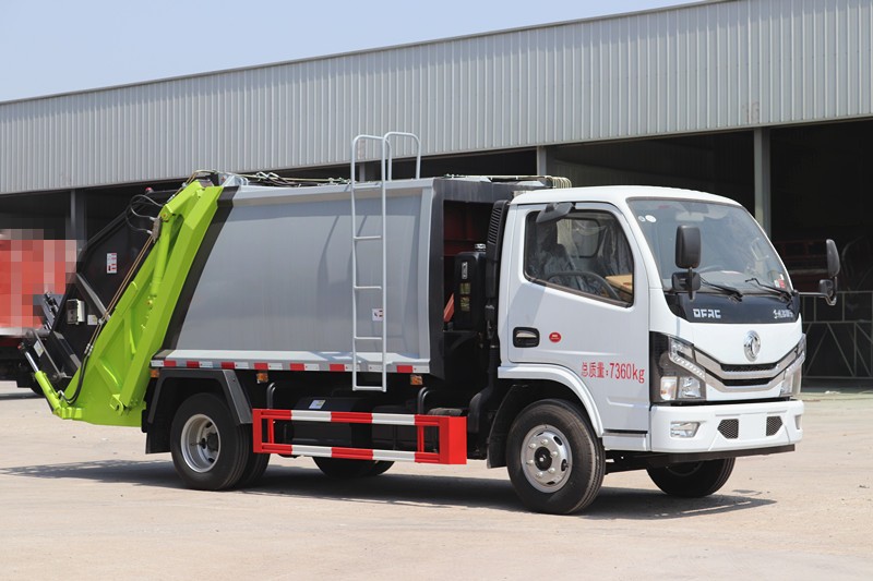 東風(fēng)多利卡D6壓縮式垃圾車(chē)6方