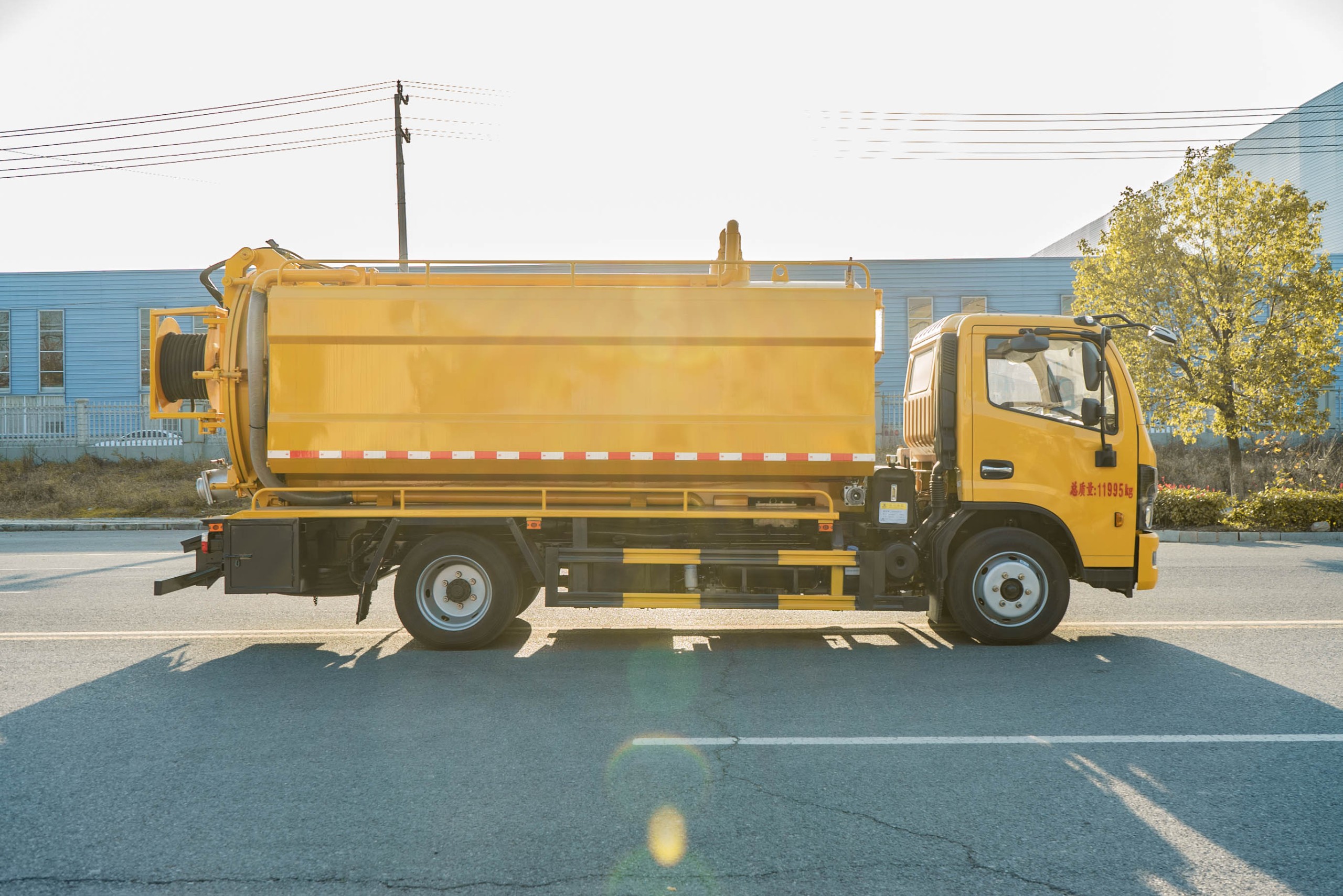 國六-東風多利卡D7清洗吸污車9方