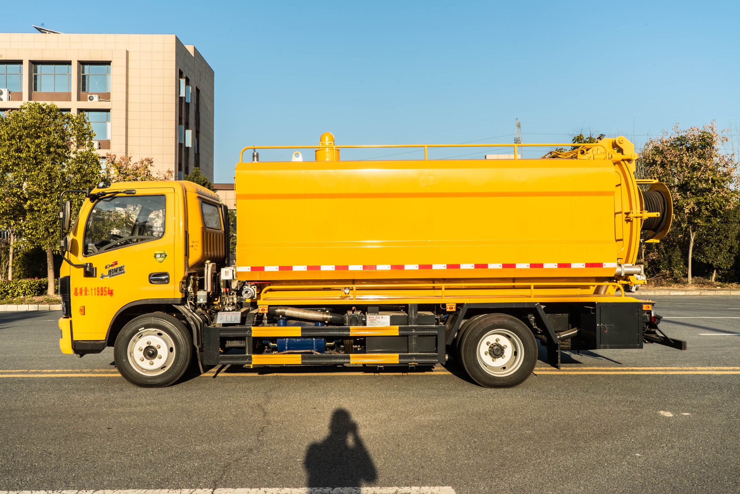 國六-東風多利卡D7清洗吸污車9方