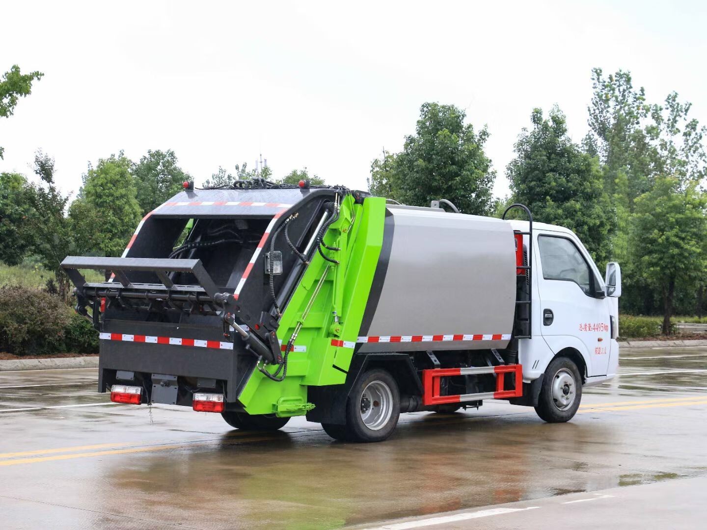 東風途逸壓縮垃圾車4方