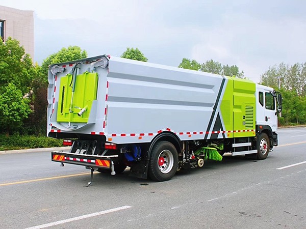 東風(fēng)多利卡D9洗掃車8+6方