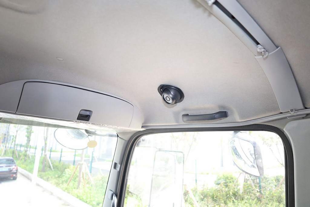 液晶儀表空氣懸掛都配齊了 慶鈴五十鈴巨咖5X?；愤\(yùn)輸車搶先看